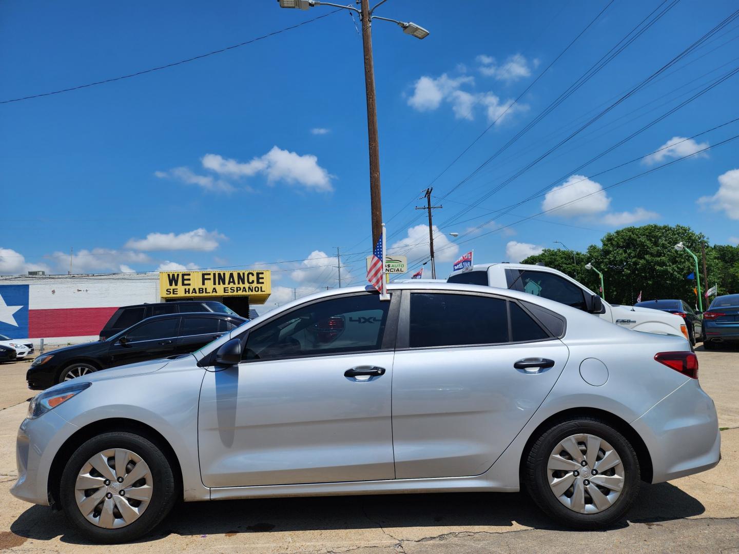 2018 SILVER Kia Rio LX (3KPA24ABXJE) with an 1.6L L4 DOHC 16V engine, 6A transmission, located at 2660 S.Garland Avenue, Garland, TX, 75041, (469) 298-3118, 32.885551, -96.655602 - Welcome to DallasAutos4Less, one of the Premier BUY HERE PAY HERE Dealers in the North Dallas Area. We specialize in financing to people with NO CREDIT or BAD CREDIT. We need proof of income, proof of residence, and a ID. Come buy your new car from us today!! This is a Very clean 2018 KIA RIO LX - Photo#6